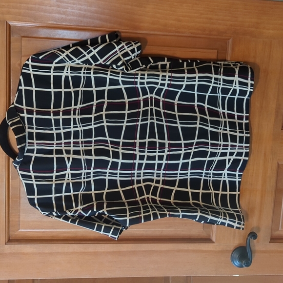 Large Notations short sleeve button up blouse - Picture 3 of 4